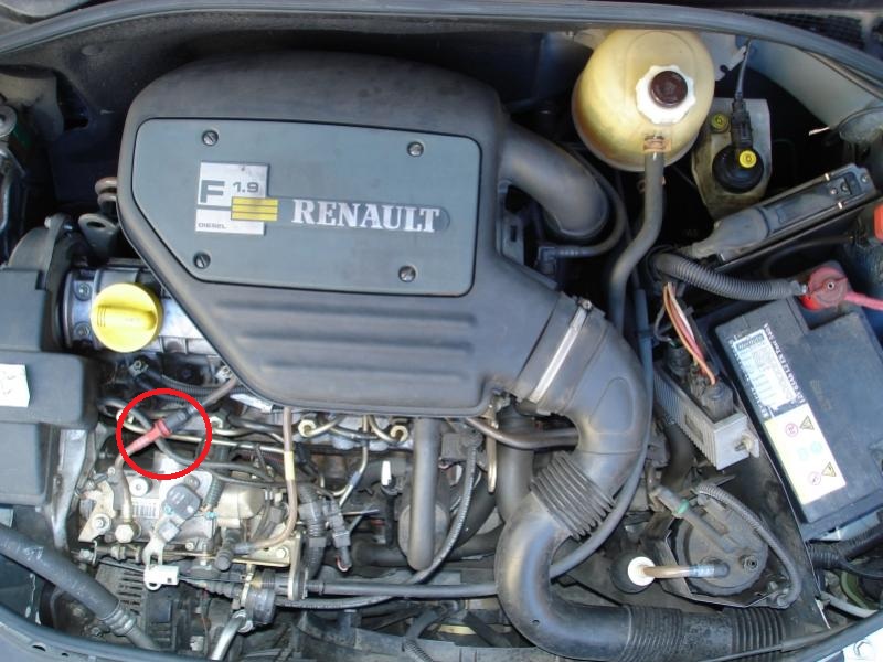 Motor Renault F8Q cu o cilindree de 1,9 l