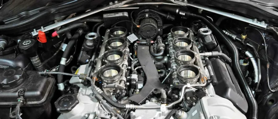 Motorul BMW S65