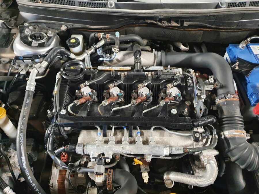 Motorul diesel Mazda 2.2 MZR-CD (R2AA)