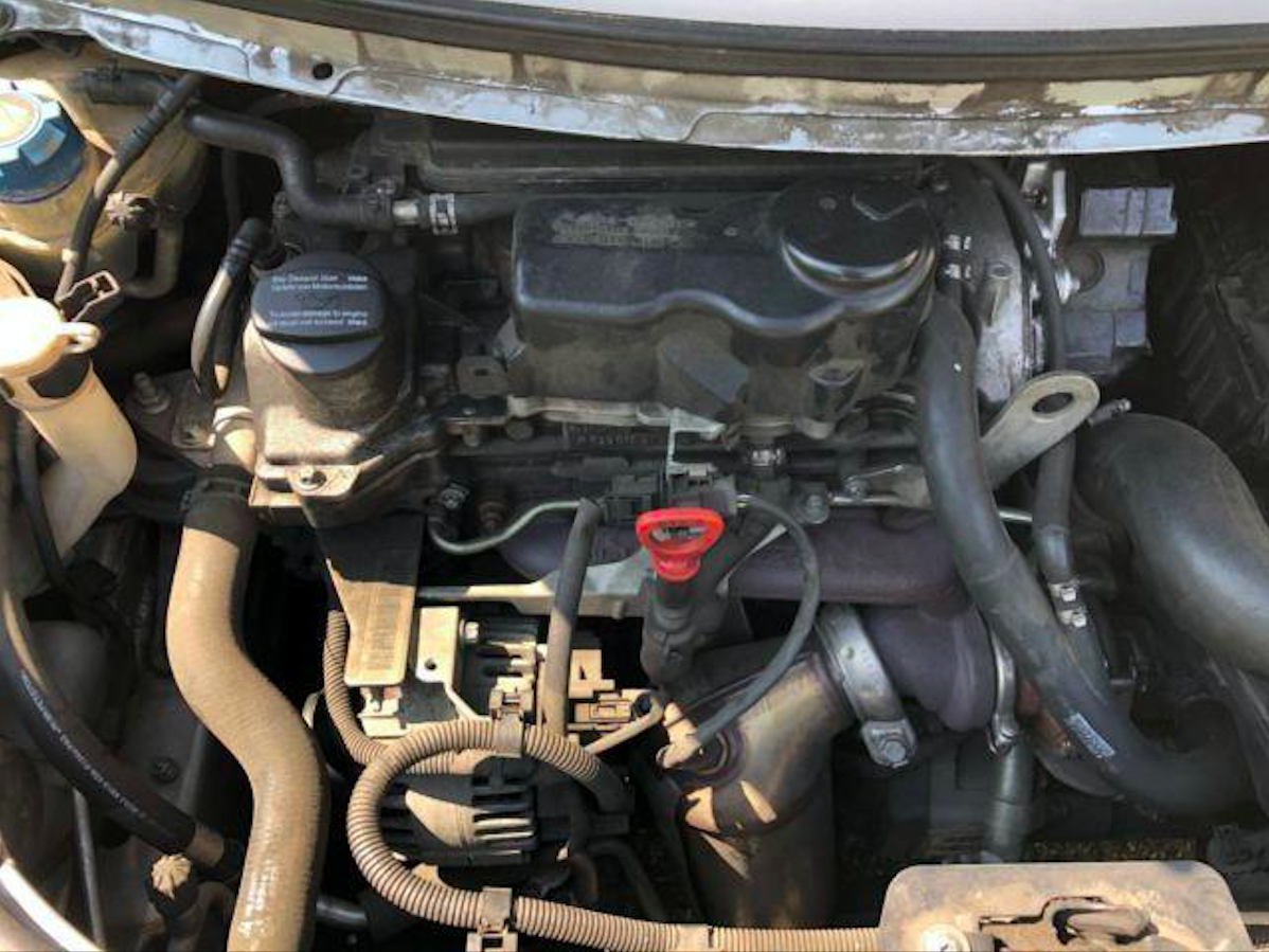 Motor diesel cu 3 cilindri Mercedes-Benz OM639