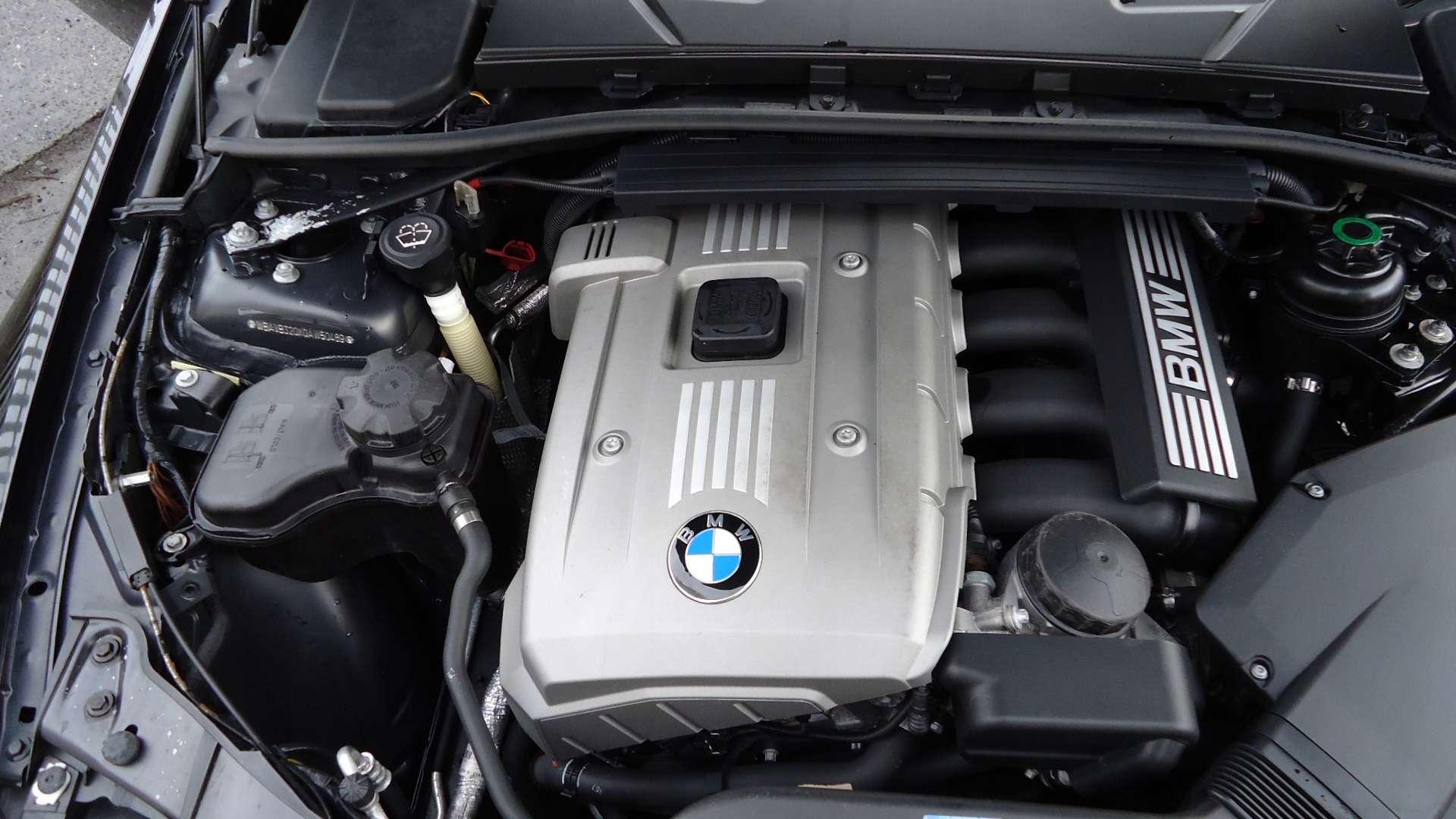 Motorul BMW N52B30