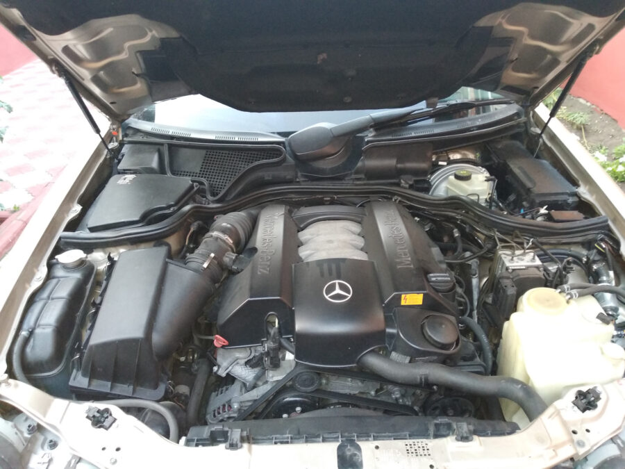 Motorul Mercedes-Benz M112 E37 (3,7 l)