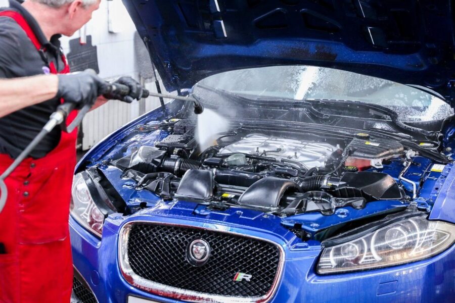 Cum să spălați un motor de mașină la domiciliu și dacă ar trebui să fie făcut sau nu