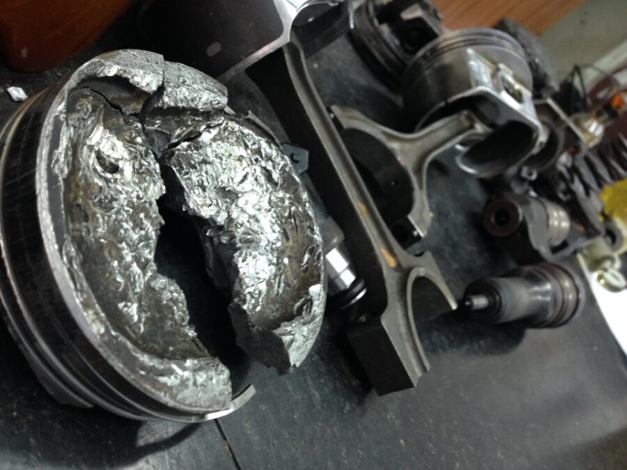 Ce este detonarea în motor: de ce apare și ce este periculos
