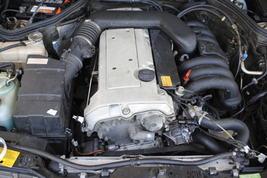 Motorul Mercedes-Benz M104 E30 3.0