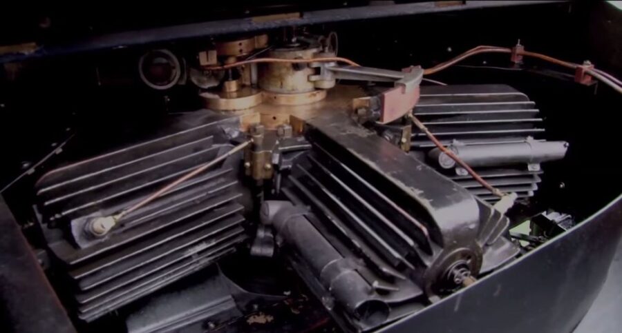 Motor rotativ - arbore cotit fix, cilindri și pistoane rotative (Adams-Farwell)