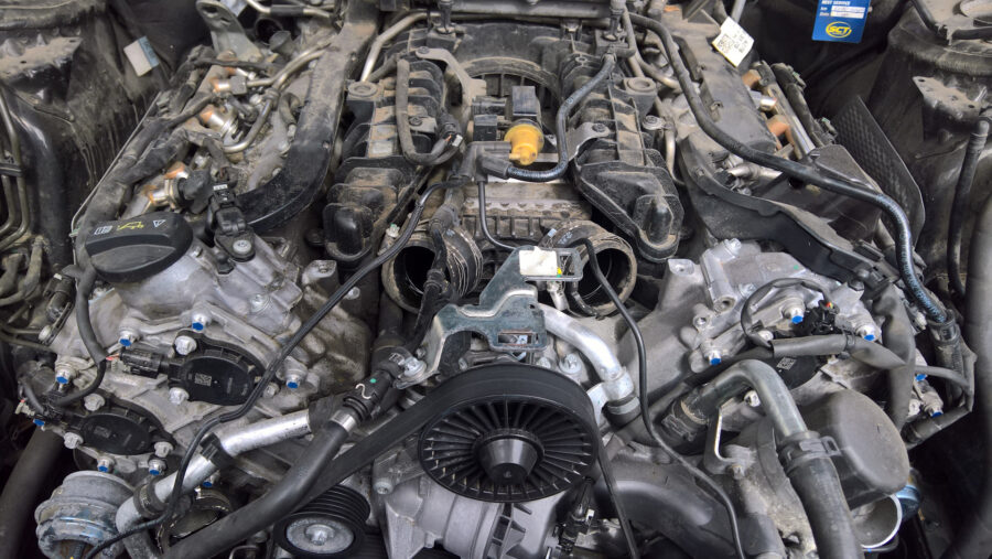 Motor Mercedes M278 4.6